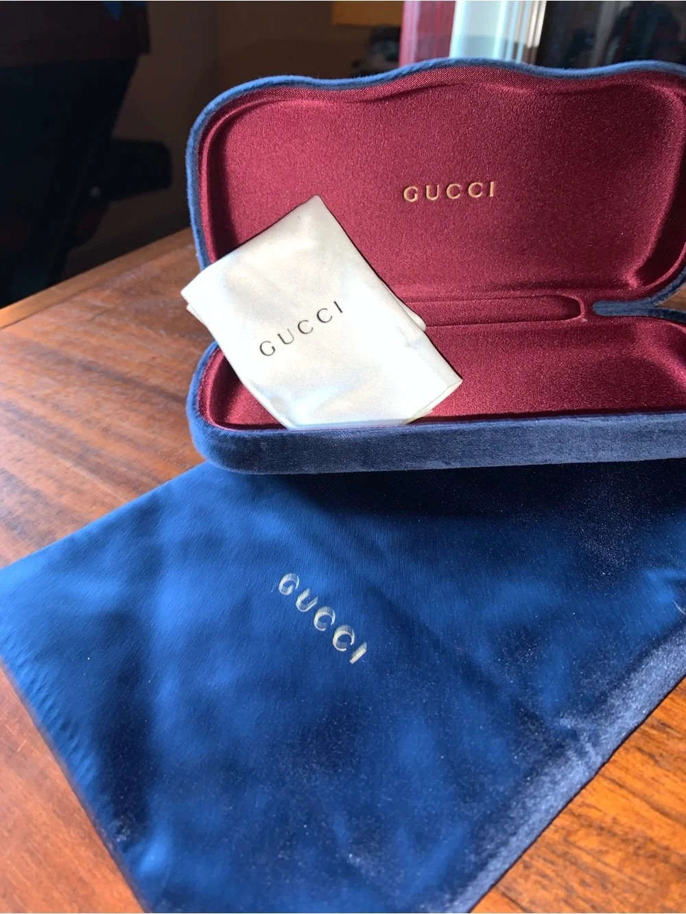 Gucci glasses case, velvet blue with cloth and dust bag